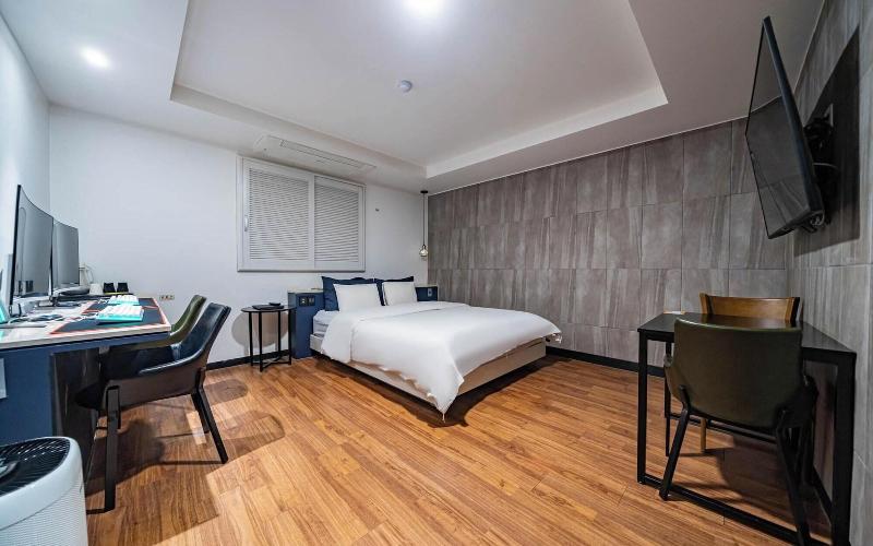 Goyang Stay Bishop Hotel image