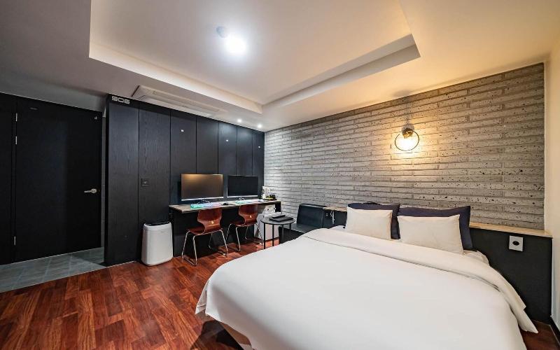 Goyang Stay Bishop Hotel image