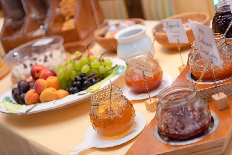 Hotel Zum Lowen image
