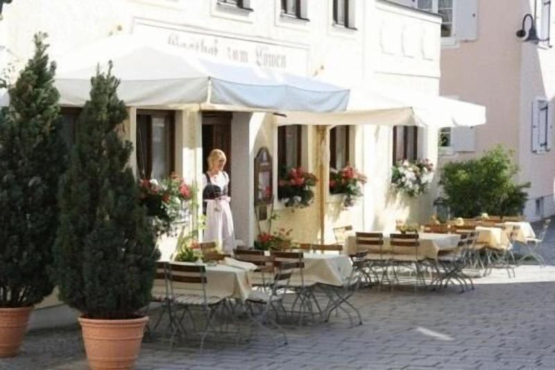 Hotel Zum Lowen image