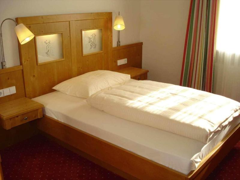 Hotel Zum Lowen image