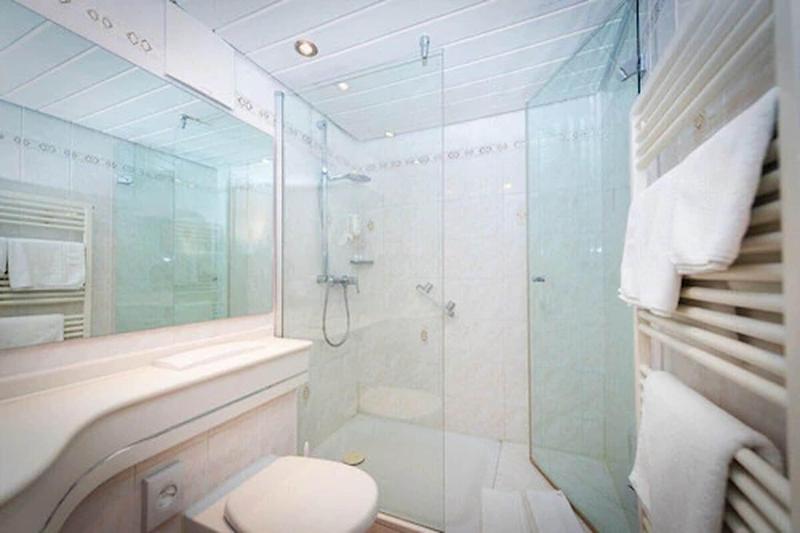 Hotel Zum Lowen image