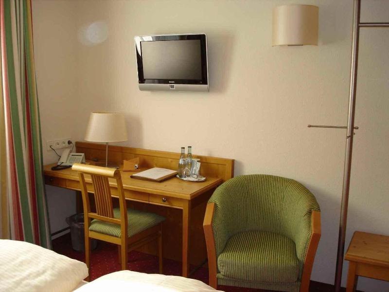 Hotel Zum Lowen image