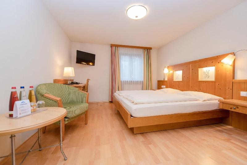 Hotel Zum Lowen image