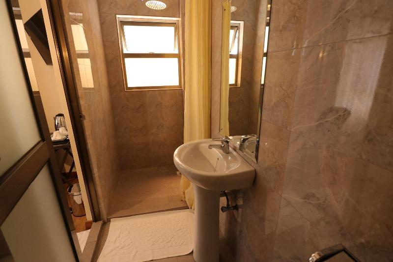 Buraha Zenoni Hotel and Resort image