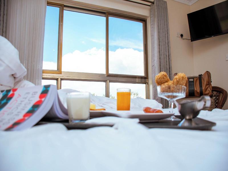 Buraha Zenoni Hotel and Resort image