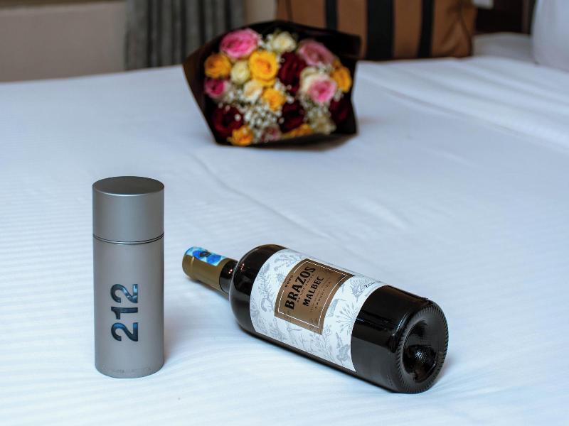 Buraha Zenoni Hotel and Resort image