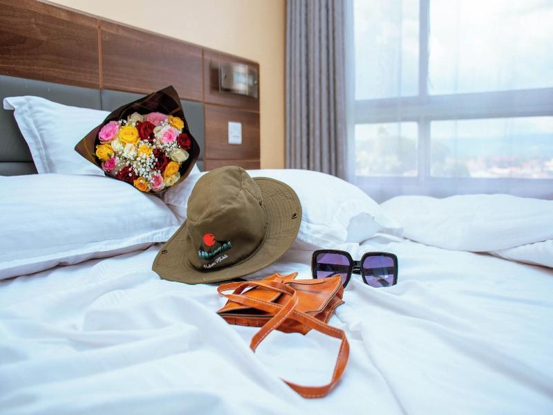 Buraha Zenoni Hotel and Resort image