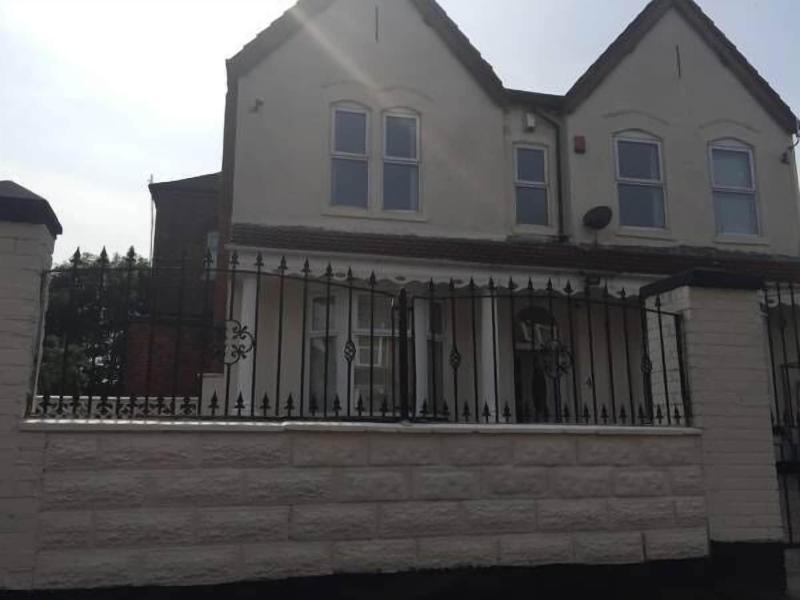 Vicarage Lodge Birmingham image