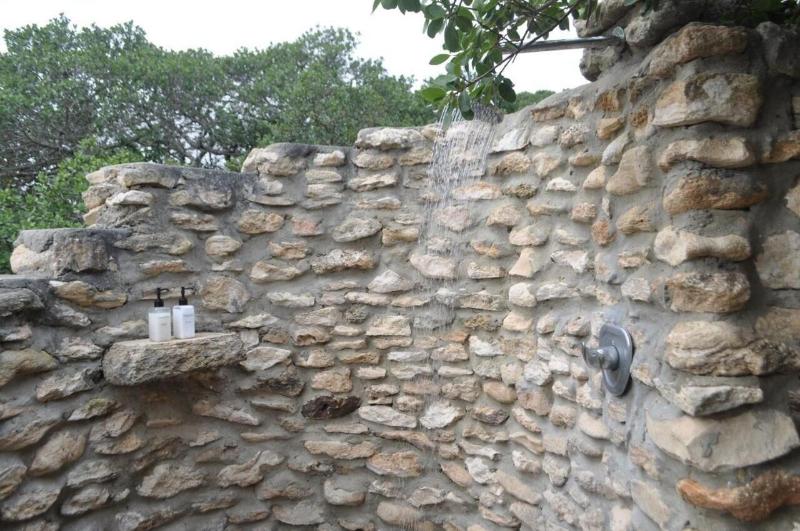 De Hoop Equipped Cottages — exterior view