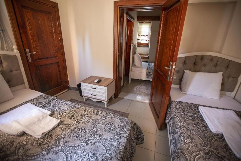 Lily Town Hotel image