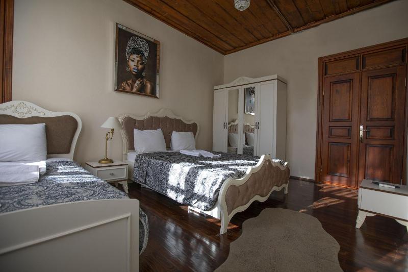 Lily Town Hotel image