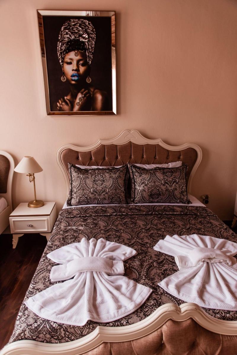 Lily Town Hotel image