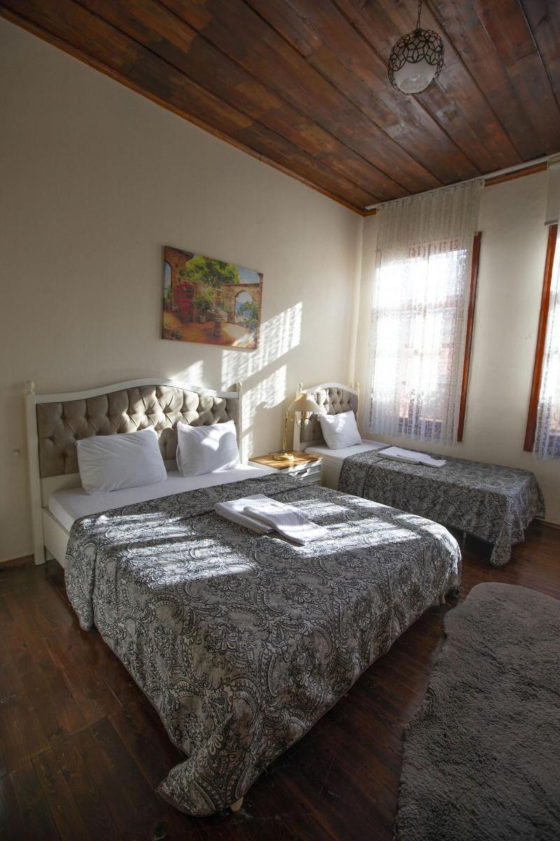 Lily Town Hotel image