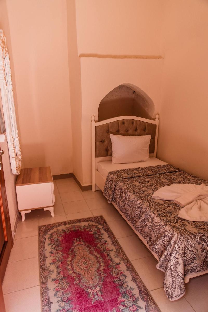 Lily Town Hotel image