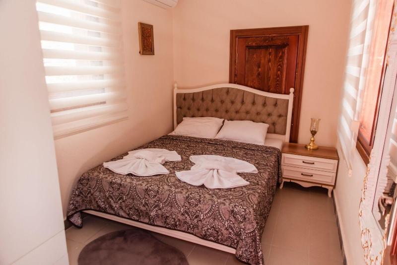 Lily Town Hotel image