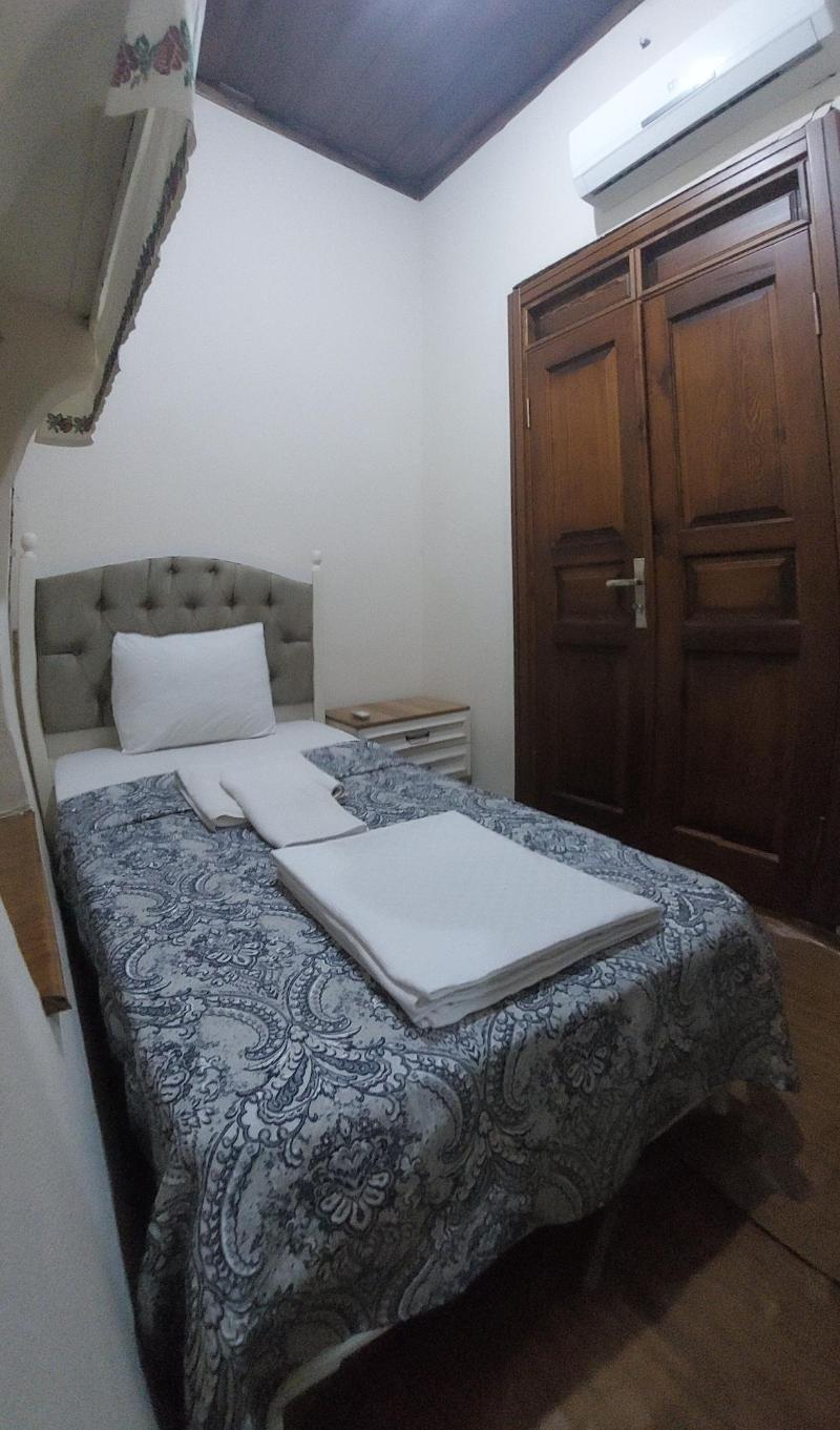 Lily Town Hotel image