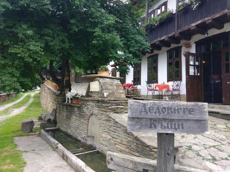 Dedovite Kashti — general view