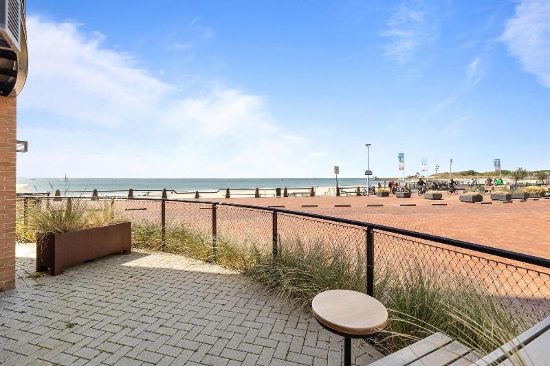Boulevard 17 image