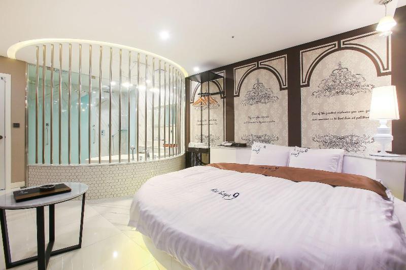 Konkuk University Boutique Nine image