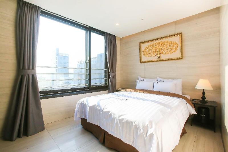 Konkuk University Boutique Nine image