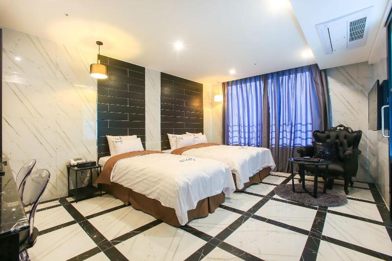 Konkuk University Boutique Nine image