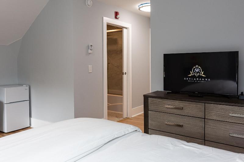 Skylaranna Hotel and Resort image