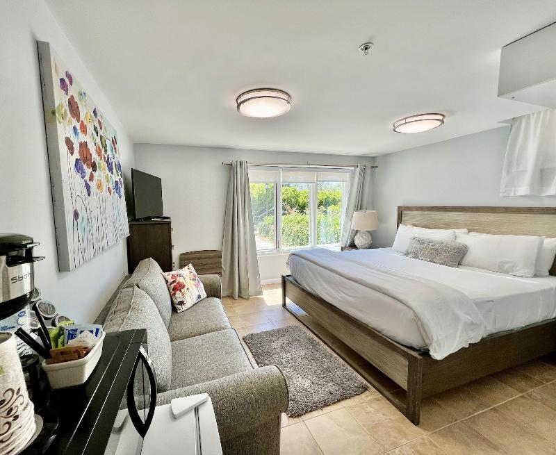 Skylaranna Hotel and Resort image