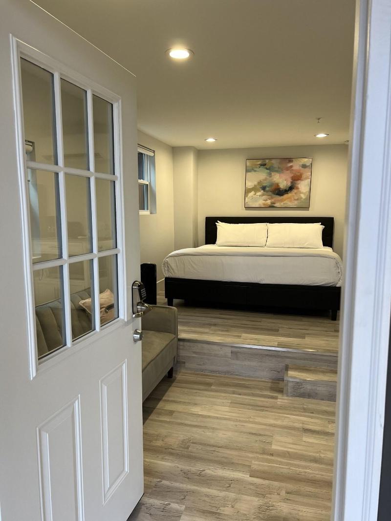 Skylaranna Hotel and Resort image