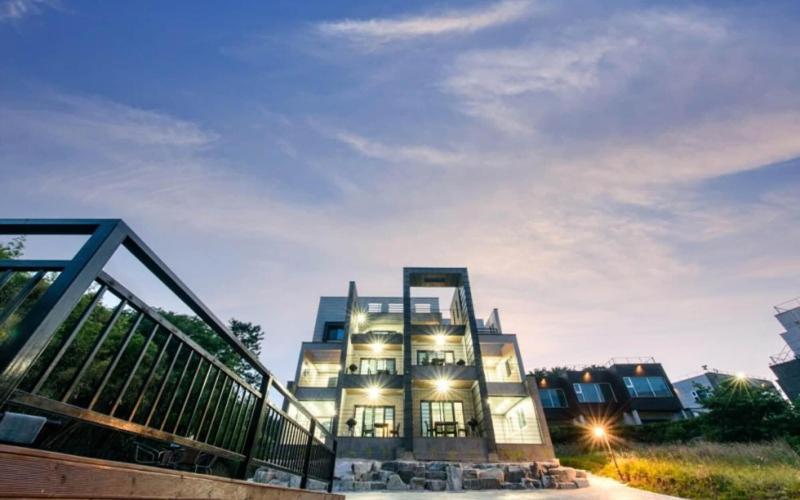 Pohang Good's Pool Villa image