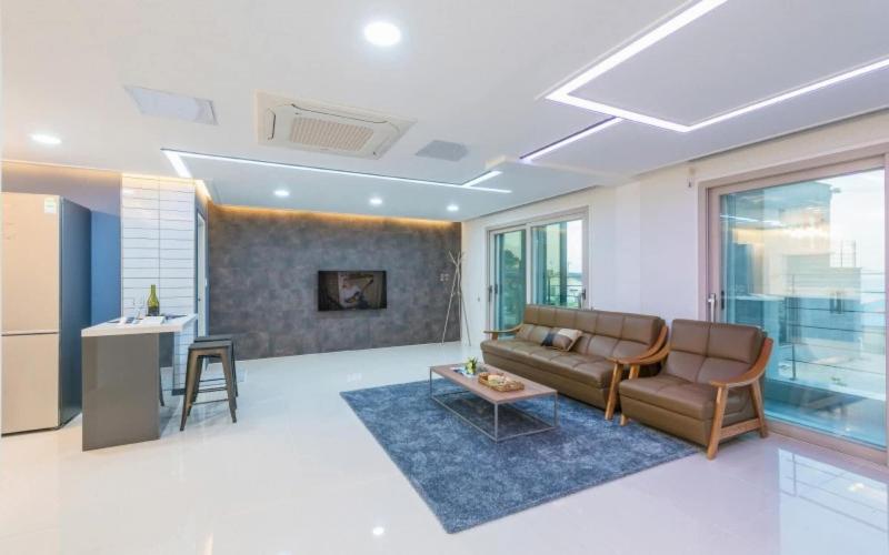 Pohang Good's Pool Villa image