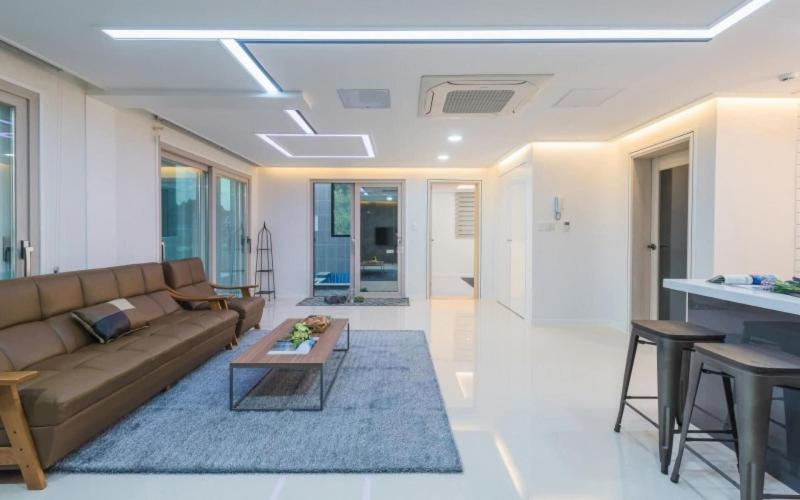Pohang Good's Pool Villa image
