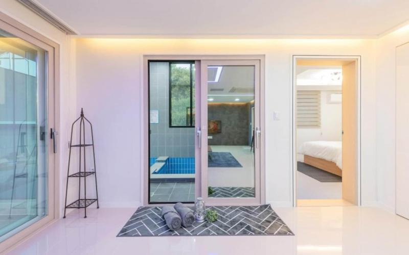 Pohang Good's Pool Villa image