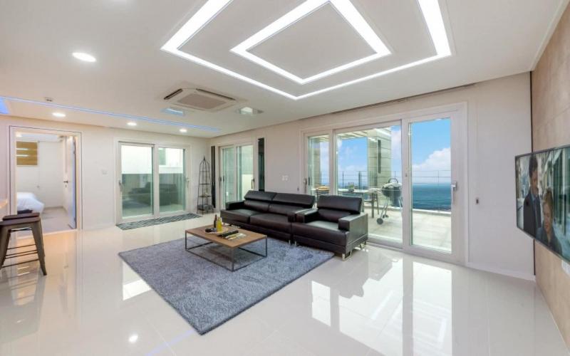 Pohang Good's Pool Villa image