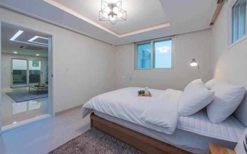 Pohang Good's Pool Villa image