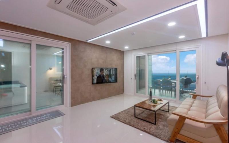 Pohang Good's Pool Villa image