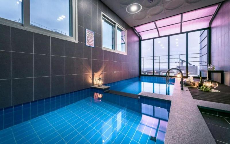 Pohang Good's Pool Villa image