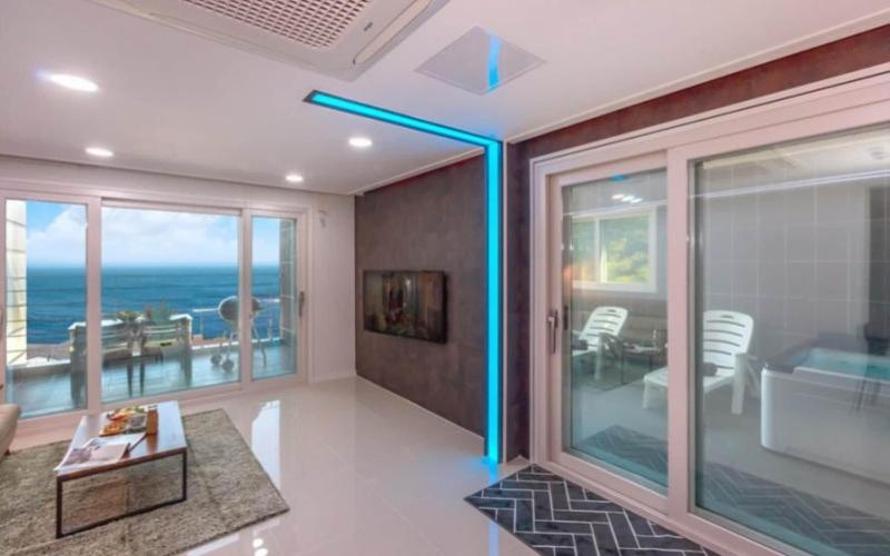 Pohang Good's Pool Villa image