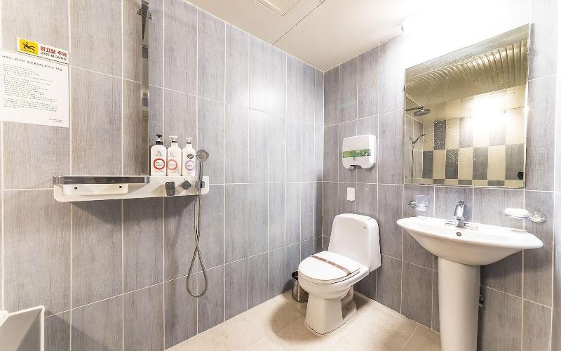 Hwaseong Wolmun Lavender Onchen Hotel image