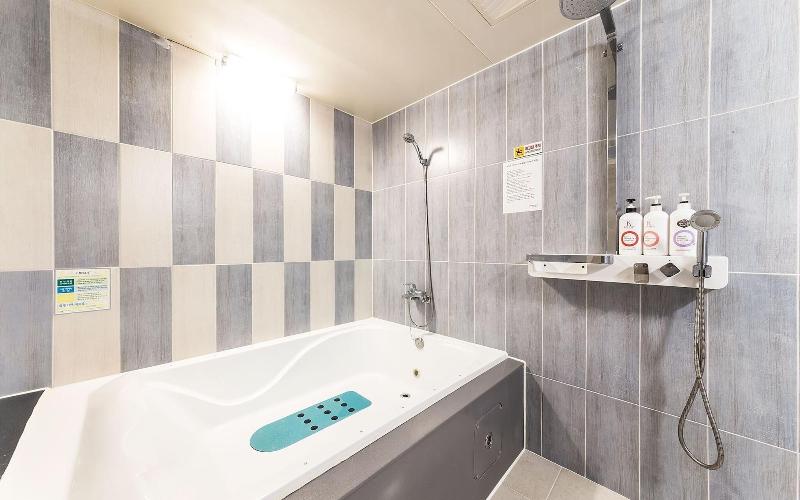 Hwaseong Wolmun Lavender Onchen Hotel image