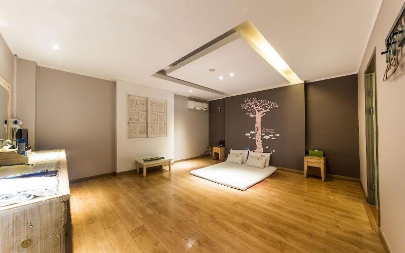 Hwaseong Wolmun Lavender Onchen Hotel image