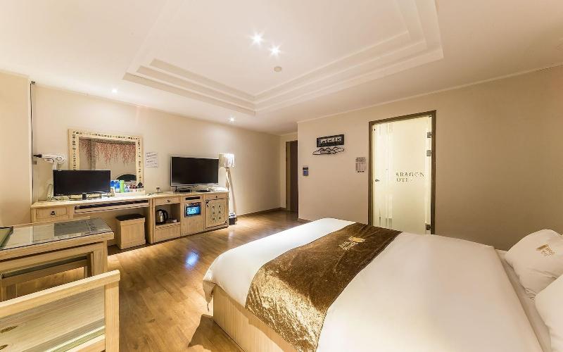 Hwaseong Wolmun Lavender Onchen Hotel image