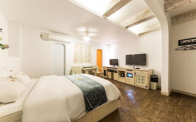 Hwaseong Wolmun Lavender Onchen Hotel image