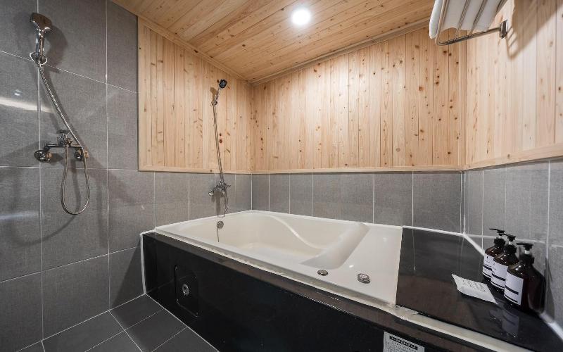 Hwaseong Wolmun Lavender Onchen Hotel image
