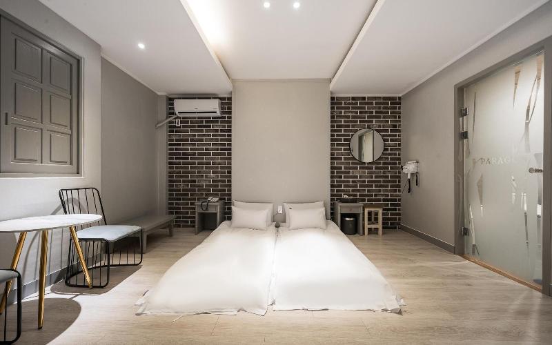 Hwaseong Wolmun Lavender Onchen Hotel image