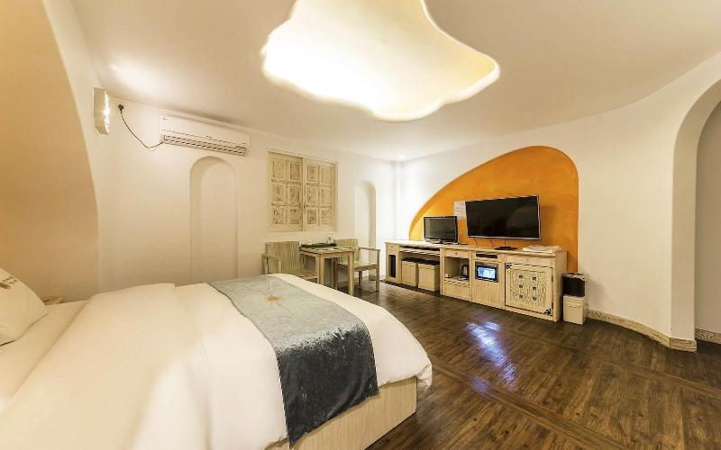 Hwaseong Wolmun Lavender Onchen Hotel image