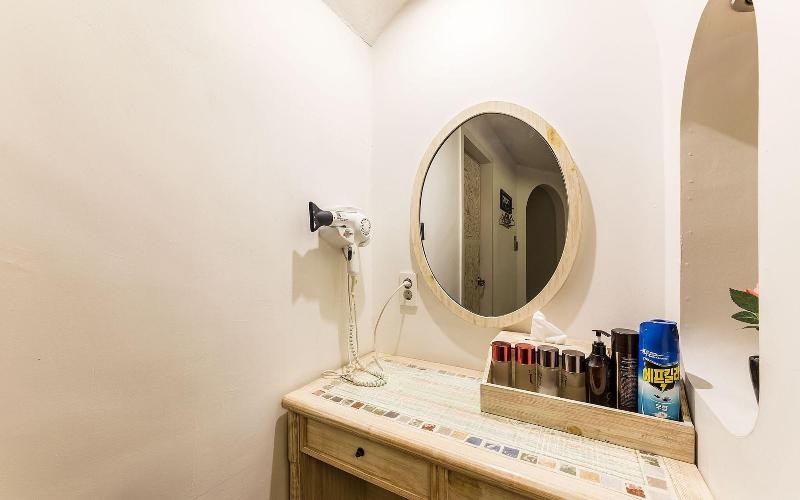 Hwaseong Wolmun Lavender Onchen Hotel image