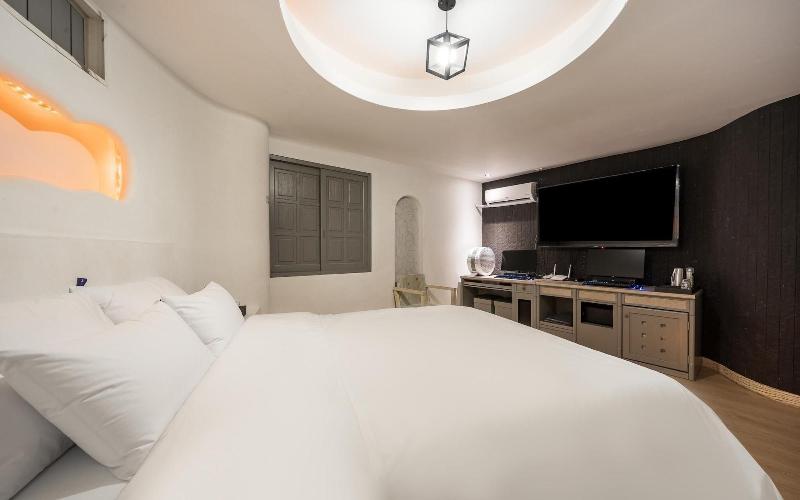 Hwaseong Wolmun Lavender Onchen Hotel image