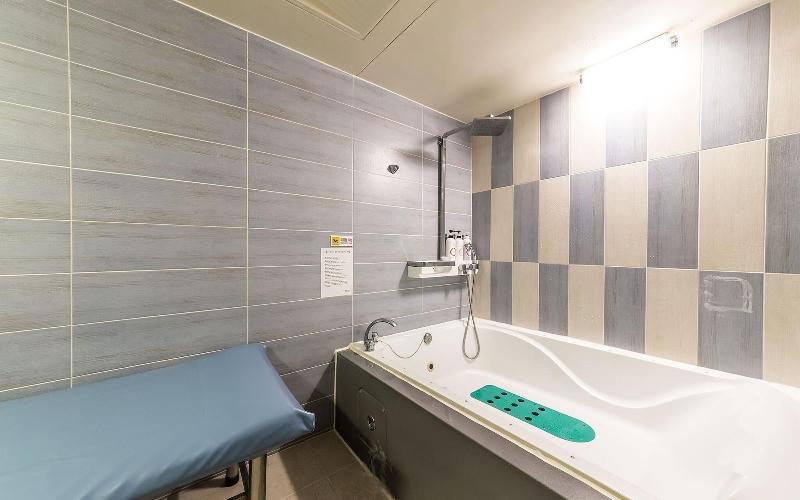 Hwaseong Wolmun Lavender Onchen Hotel image