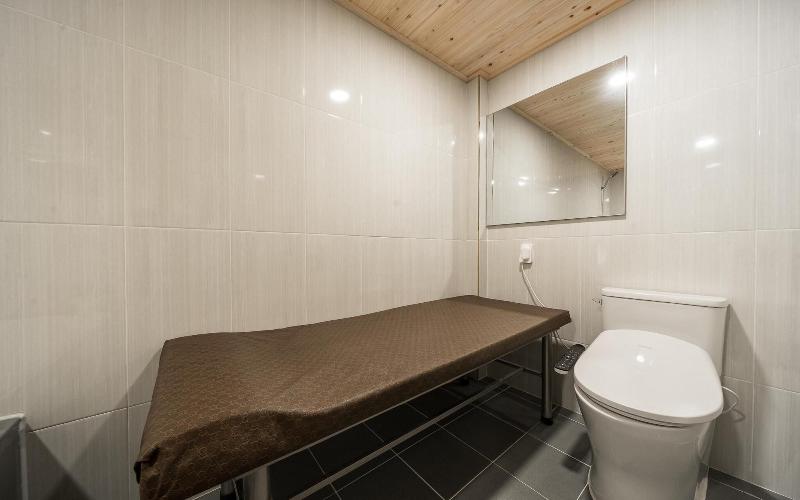Hwaseong Wolmun Lavender Onchen Hotel image
